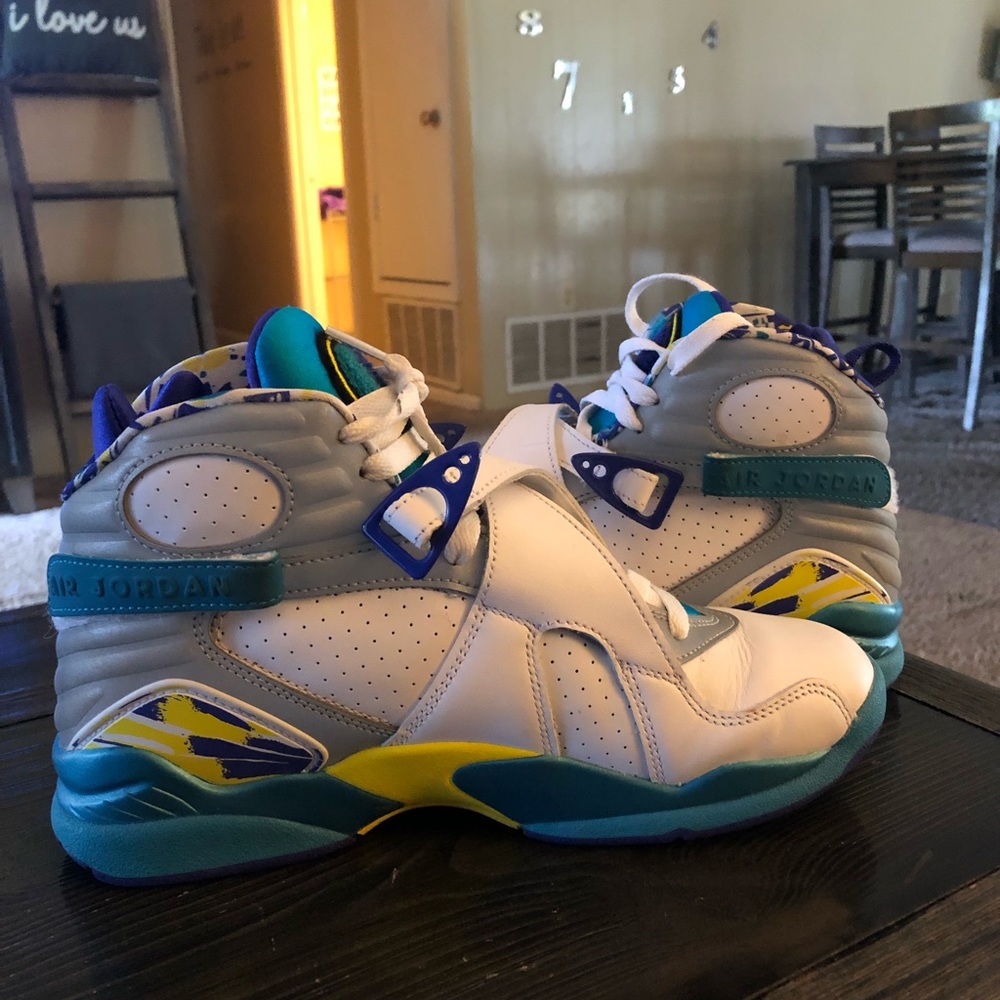 Woman Air Jordans size 8.5